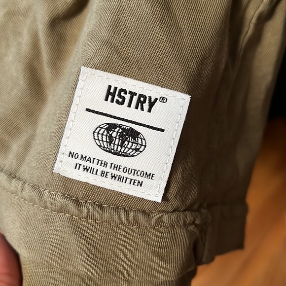 HSTRY Green Tee - Picture 2 of 3